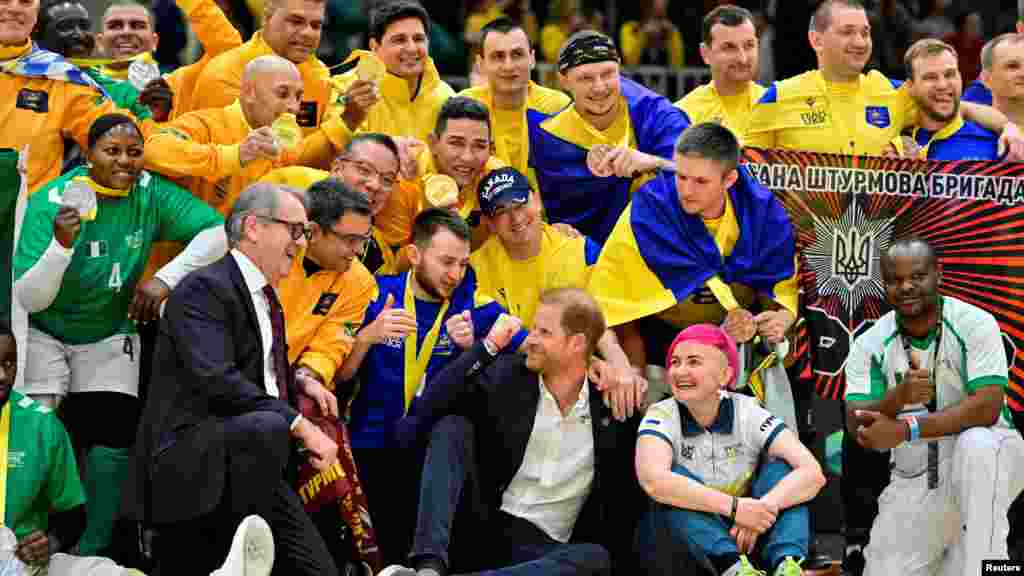 A herceg, aki szolgált Afganisztánban is, korábban megalapította az Invictus Games nevű nemzetközi sporteseményt és a mögött álló jótékonysági szervezetet a harcban megsebesült katonák számára. A kép Kanadában készült, 2025. február 15-én