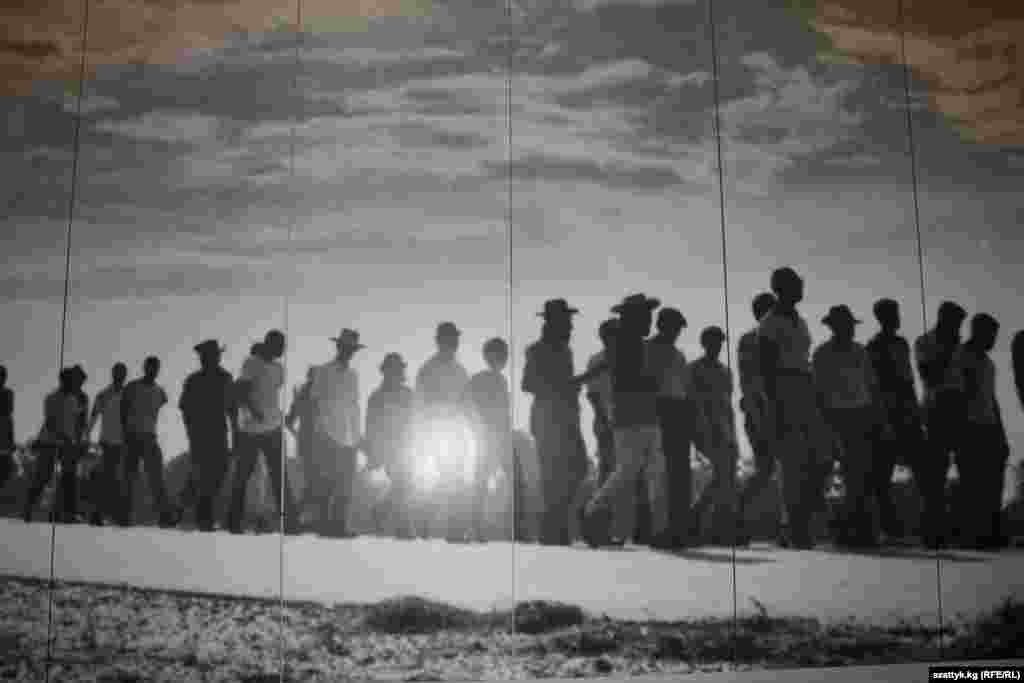 Историческая фотография участников траурной процессии в день погребения М. Л. Кинга, которая собрала больше 100 тысяч человек!