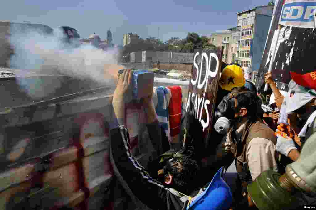 Trg Taksim, Istanbul, 11. juni 2013. Foto: REUTERS / Yannis Behrakis