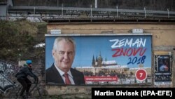 Предвыборный плакат Милоша Земана в Праге.