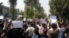 Pamje nga protestat në Iran muaj më parë. Fotografi ilustruese nga arkivi.