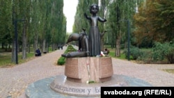 Під час німецької окупації у роки Другої світової війни урочище Бабин Яр у Києві стало місцем масових розстрілів мирного населення