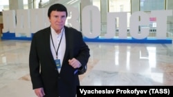 Анатолий Кашпировский, бывший тяжелоатлет и врач-психиатр.
