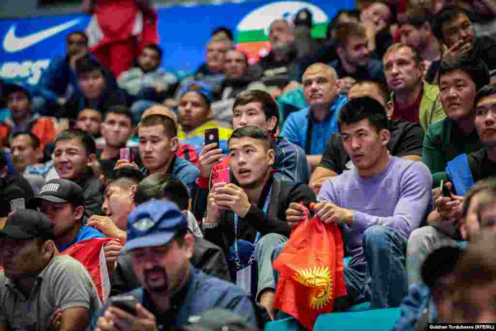 Балбан Акжол Махмудов бул дүйнө чемпионатына көрүүчү катары келген. 