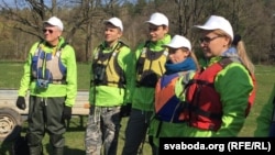 Першы зьлева - часовы павераны ў справах ЗША ў Менску Скот Роланд