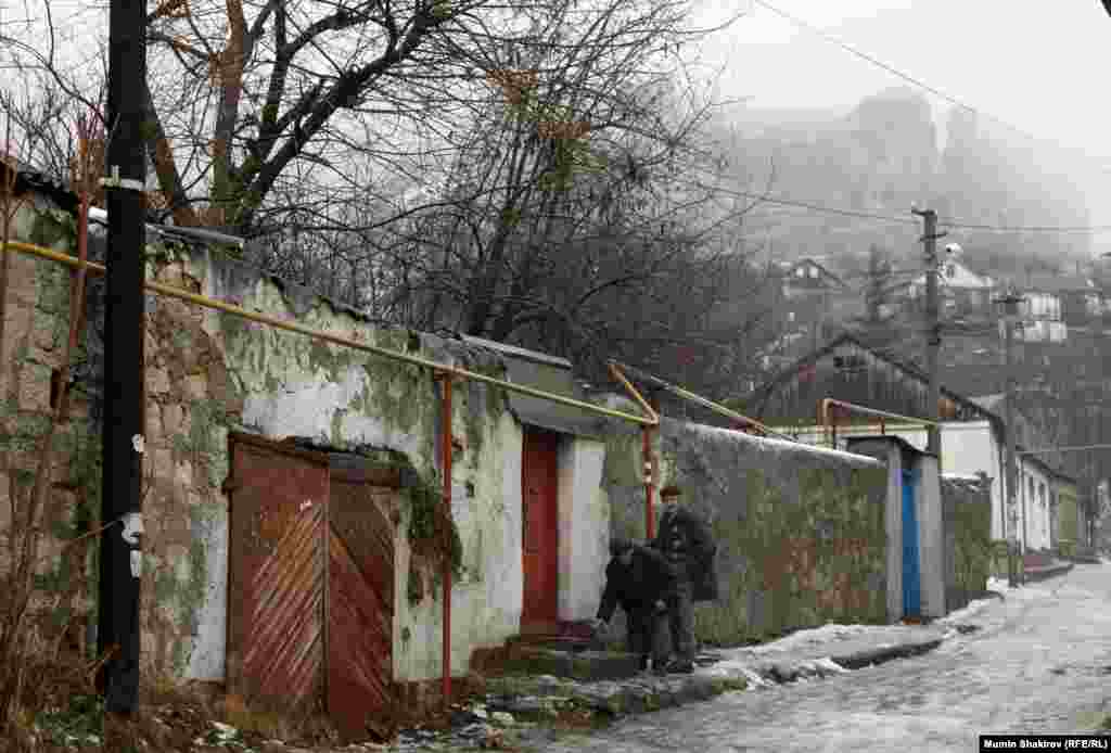 Зимние дороги старого Бахчисарая 