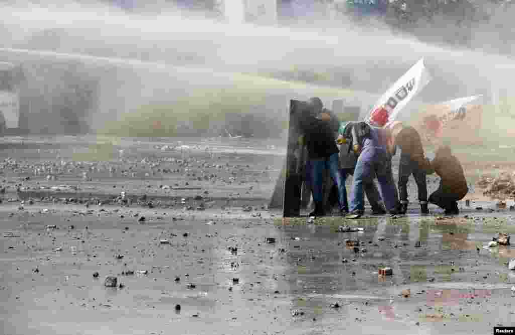 Trg Taksim, Istanbul, 11. juni 2013. Foto: REUTERS / Murad Sezer