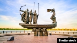 Пам’ятник засновникам Києва у столиці України (ілюстративне фото)