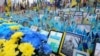 Народний меморіал на Майдані у Києві. Як він виник і що кажуть ті, хто не може пройти повз