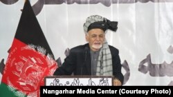 ارشیف، افغان ولسمشر محمد اشرف غني ننګرهار کې یوې غونډې ته د وینا پر مهال