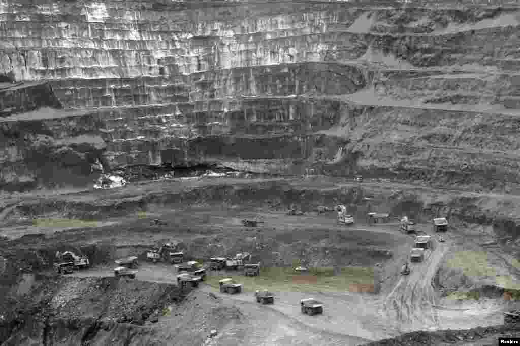 История Кумтора началась с этой даты. В 1992 г. Cameco Corporation получила права на «Кумтор» без какого-либо конкурса или аукциона