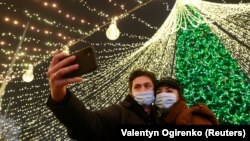 31 грудня 2019 року бюро ВООЗ у Китаї отримало інформацію про виявлення в місті Ухань китайської провінції Хубей випадків захворювання пневмонією невідомої етіології