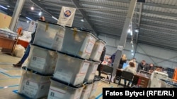 Qendra e numërimit të votave në Prishtinë.
