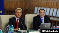 Foștii premieri Iurie Leancă și Victor Ponta la ședința comună a guvernelor din R.Moldova și România, București, decembrie 2013