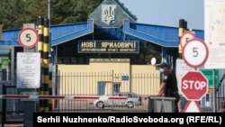 За даними прикордонників, минулої доби з Білорусі в Україну через кордон пропустили майже 2 тисячі людей, у зворотному напрямку – понад 1700 людей