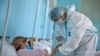 «Если не предпринять срочных мер, ситуация осложнится». Чем чреват раздельный учет больных пневмонией и COVID-19? 