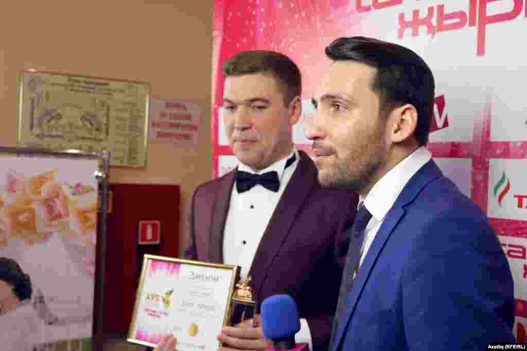 "Татар җыры-2016" лауреаты Филүс Каһиров һәм журналист Нияз Рахман