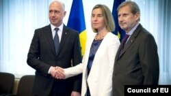 Pavel Filip, Federica Mogherini, Johannes Hahn.