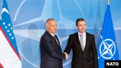 После плотного общения с журналистами, Расмуссен будет встречаться с Каримовым, и его офис не видит необходимости проведения второй пресс-конференции, после переговоров с узбекским президентом
