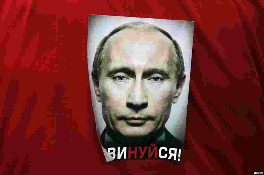Ставшая по сути канонической цифра — 86 процентов поддерживаюших Путина — на самом деле устарела еще в июне 2015 года, когда, по данным опроса "Левада-центра", рейтинг одобрения деятельности президента России достиг 89 процентов.