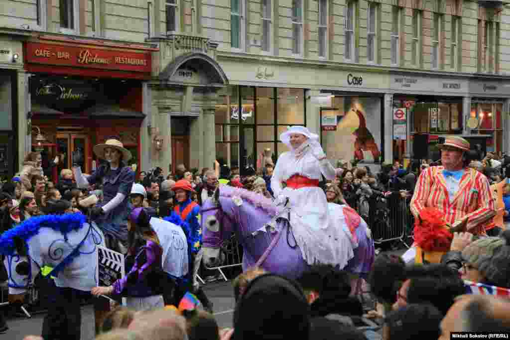 Лондонский новогодний парад 1 января 2017 г. 