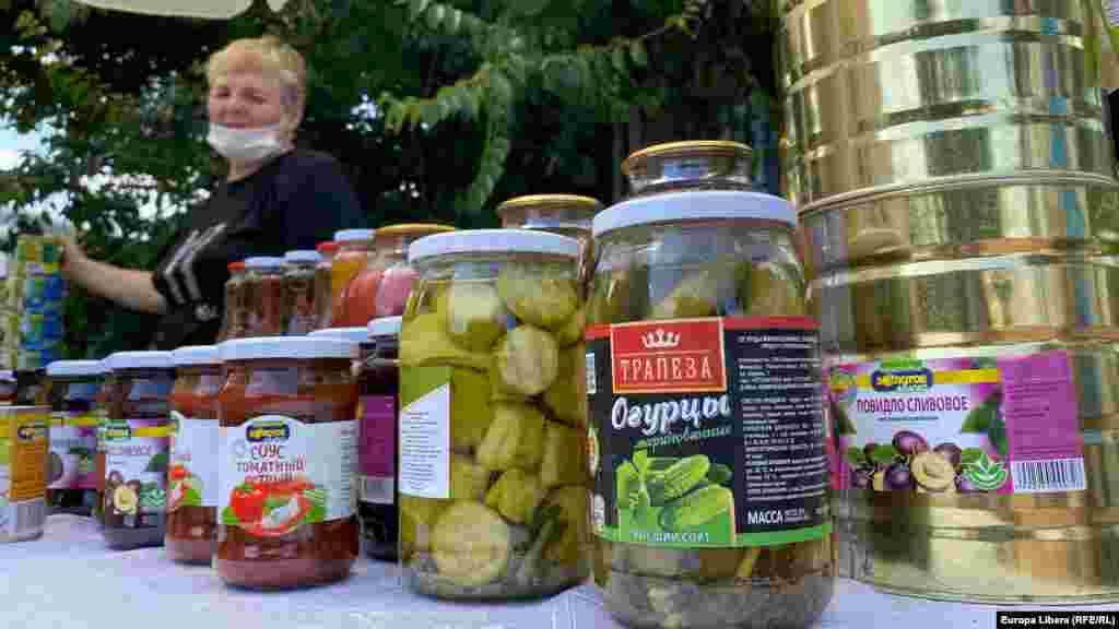 Unb producător de murături a venit cu marfa la Expoziția „Cumpără produse transnistrene”