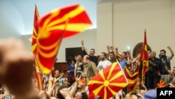 Upad demonstranata u Sobranje