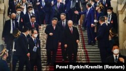 Hytaýyň lideri Si Szinpin we Wladimir Putin Kremlden çykýarlar. Russiýa, 2023-nji ýylyň 21-nji marty