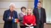 Patru din cei șase membri ai PCRM (de la stânga la dreapta: Vladimir Voronin, Inga Sibova, Diana Caraman, Constantin Starîș), care au înaintat proiectul de lege privind „agenții străini”, susțin un briefing de presă la Parlament, 4 aprilie 2025. 