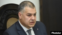 Armenia - Davit Harutiunian, the chief of the government staff, speaks at a meeting in Yerevan, 25Nov2016.
