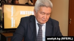 Феликс Кулов в офисе "Азаттыка" в Бишкеке. Март 2011 года.