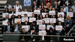 În timpul dezbaterilor din Bundestag