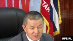 Исмаил Исаков, коргоо министринин милдетин аткаруучу.