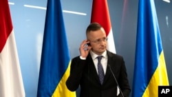 Șeful diplomației maghiare, Peter Szijjarto, împarte țările UE în „tabăra pro-război” (cam toate) și cele care luptă pentru pace în Ucraina, ca Ungaria.