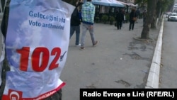 Reklamat e partive që garojnë për zgjedhjet lokale të 3 nëntorit 2013
