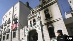 Američka ambasada nakon paljevine, februar 2008.