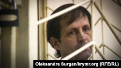 Активіст 9 жовтня заявив, що вирішив тимчасово припинити голодування