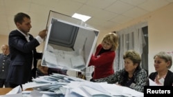 Начало подсчета голосов на одном из избирательных участков в Цхинвали
