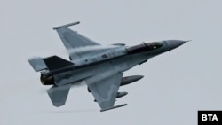 F-16 учагы.