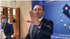 პრემიერმა ბოდიში მოუხადა გუნდის წევრებს რადგან მოუწიათ საპირისპირო განცხადებების გაკეთება 