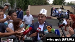 Аскар Акаев по прилёте в Киргизию, август 2021