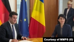 Ministrul german al Muncii, Hubertus Heil și omologul său din România, Violeta Alexandru, Berlin, 19 mai 2020.