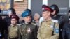 Блокированная Галерея Марата Гельмана в день запланированного начала выставки «Духовная брань». Фото Павла Гнилорыбова. 