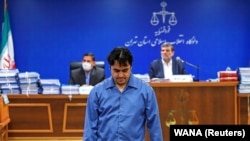 Gazetari iranian i ekzekutuar me varje, Ruhollah Zam. 