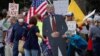 Хроника пандемии: в США протестуют против карантина