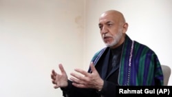 حامد کرزي پر ایکسپاڼه لیکلي، هیله لري چې د پاکستان حکومت به له افغانستان سره پر خپلو روابطو له سره غور وکړي: انځور له ارشیفه