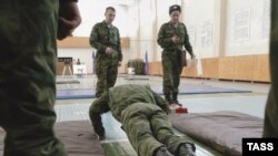 Так, агентство Reuters повідомило, що у сегменті інтернету Казахстану з’явилася відповідна реклама, звернена до «іноземних братів» (фото ілюстративне)
