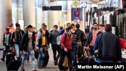 Germania: unii din primii muncitori sezonieri din România au plecat în aprilie, cu zoruri charter speciale, 9 aprilie 2020.