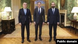 ԱՄՆ պետքարտուղար Էնթոնի Բլինքեն, Հայաստանի և Ադրբեջանի արտգործնախարարներ Արարատ Միրզոյան և Ջեյհուն Բայրամով, Վաշինգտոն, 7-ը նոյեմբերի, 2022թ.