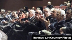 یکی از نشست‌های ماهانه خانه موسیقی در دی‌ماه ۹۵؛ خانه موسیقی اعلام کرده که اعضایش روز چهارشنبه ۱۱ مرداد در اعتراض به لغو کنسرت‌ها گرد هم می‌آیند.